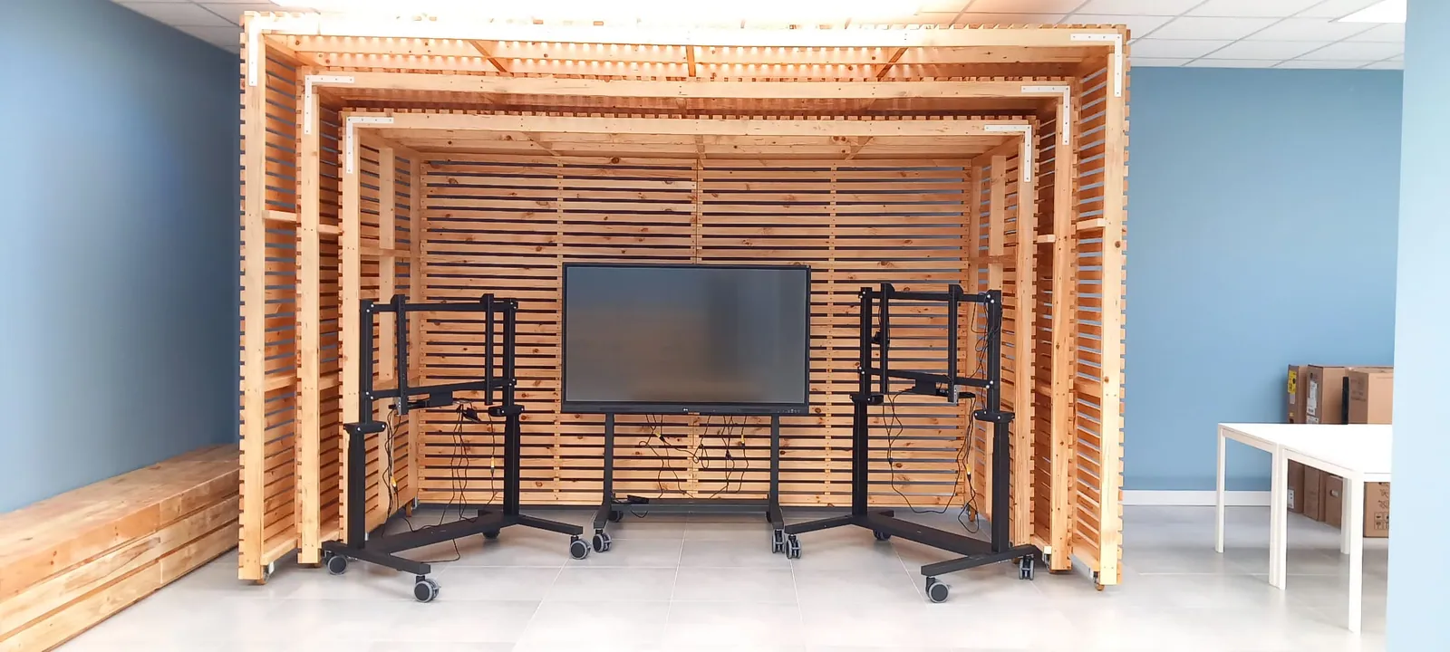 Etica Hub — Immersive FAB ROOM